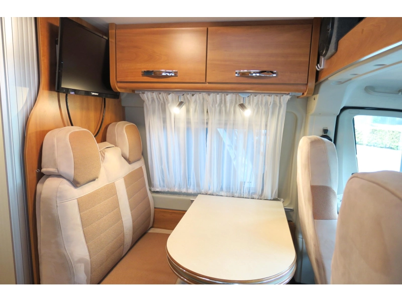 P&ouml;ssl Globecar 640 CAMP CAMA INDIVIDUAL+ENGANCHE+BLACK ED foto: 12