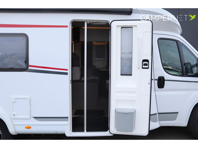 LMC Tourer T730G 165pk | Lengtebedden | Thule Luifel | Thule Fietsendrager| Gescheiden douche | Zenec multimediasysteem | foto: 4