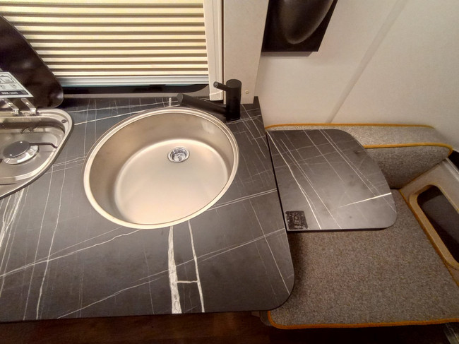 Eriba Touring 310 Harbour Blue foto: 13