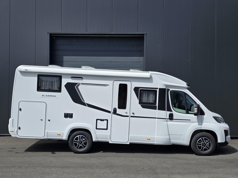 Adria Compact Select DL photo: 1