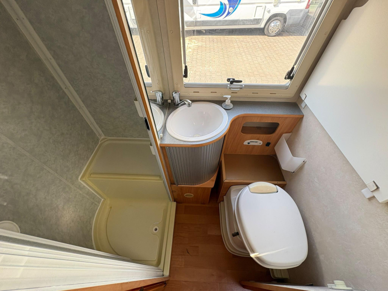 Adria Coral 660 SL Camas Individuales, Aire Acondicionado, 130CV foto: 19
