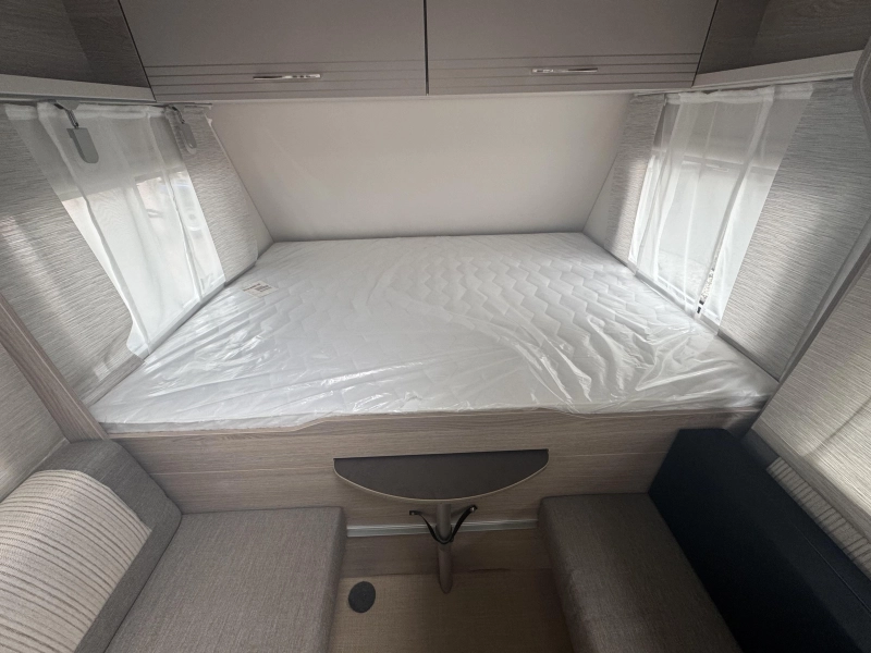 Bürstner Premio Life 490 TK Stapelbedden!  foto: 3