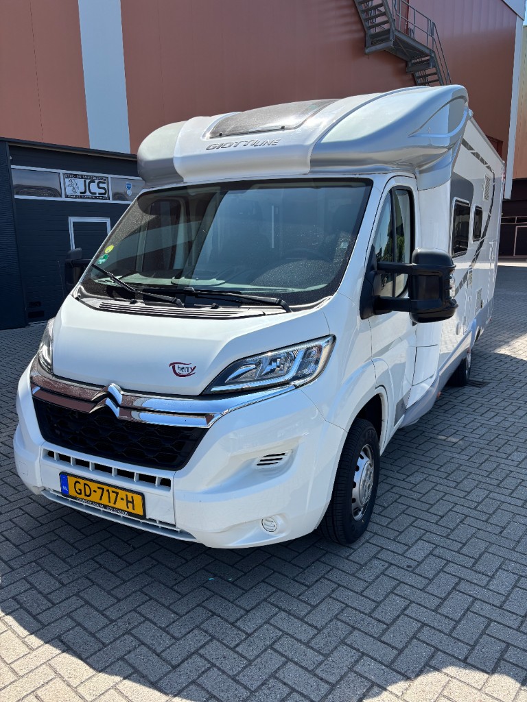 Giottiline THERRY T36 met Hefbed  2015 in Top Staat