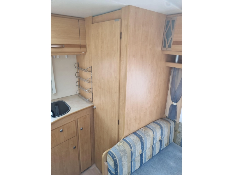 Caravelair Ambiance Style 400 Mover-Awning-Ultra Heat photo: 15