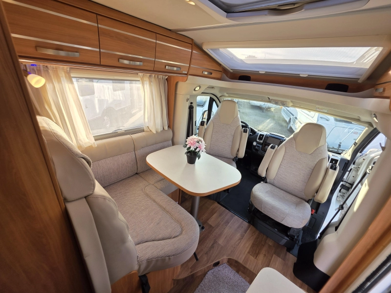 Hymer Exsis-T 588 Autom&aacute;tico 150CV 2017 foto: 4