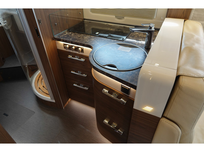 Hymer B 708 SL 180 CV Aut. | Sistema de nivelaci&oacute;n | Bater&iacute;as de litio | Aire acondicionado de techo foto: 9