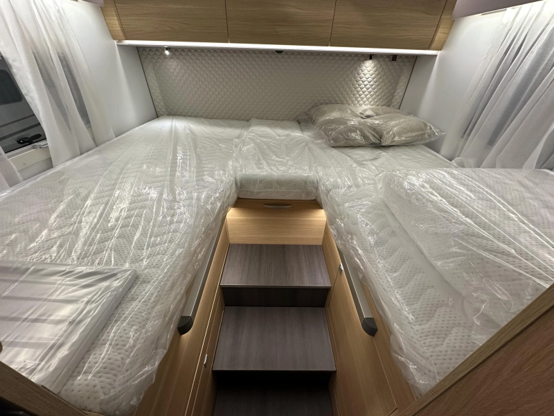 Adria Coral Plus 670 DL automatique | ex-location photo: 15
