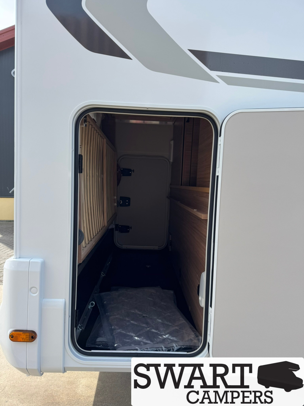 Weinsberg CaraHome 600 DKG, Autom&aacute;tico 6 personas Litera Capuchina foto: 23
