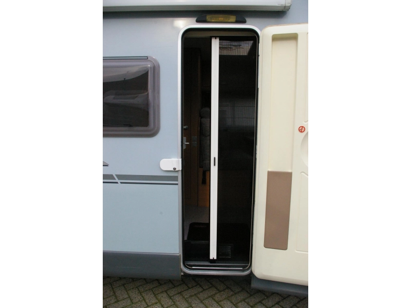Knaus Sport Silver Line 650 TI Dwarsbed, XXL Garage.  foto: 4