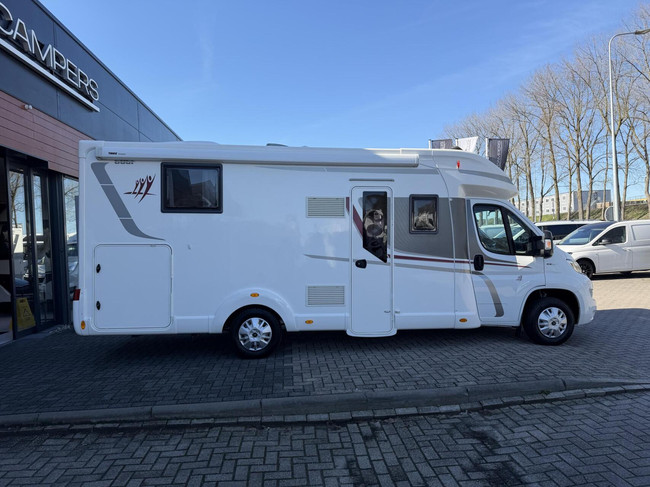 RAPIDO 686 F Euro6 Queensbed 2X Airco Zonnepaneel Luifel Fietsenrek foto: 8