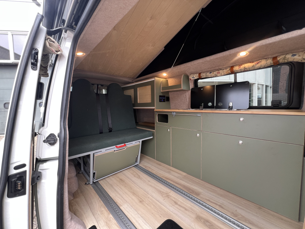 Volkswagen T6 Florida 2019 armeegr&uuml;n zweifarbig Foto: 7