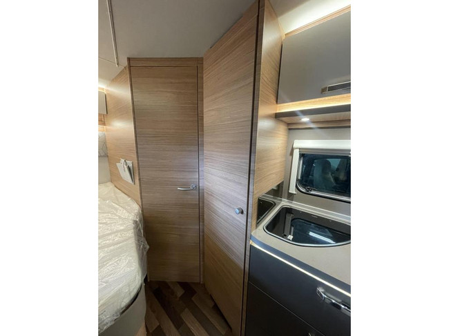 Weinsberg CaraSuite 650 MF 5 gordels, met hefbed foto: 6