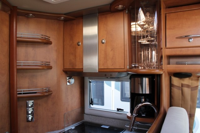 Carthago Chic C Line I 5.0 1e eigenaar Fiat 3.0 liter 160 pk 4250 kg chassis enkele bedden 5 zitplaatsen (122  foto: 35