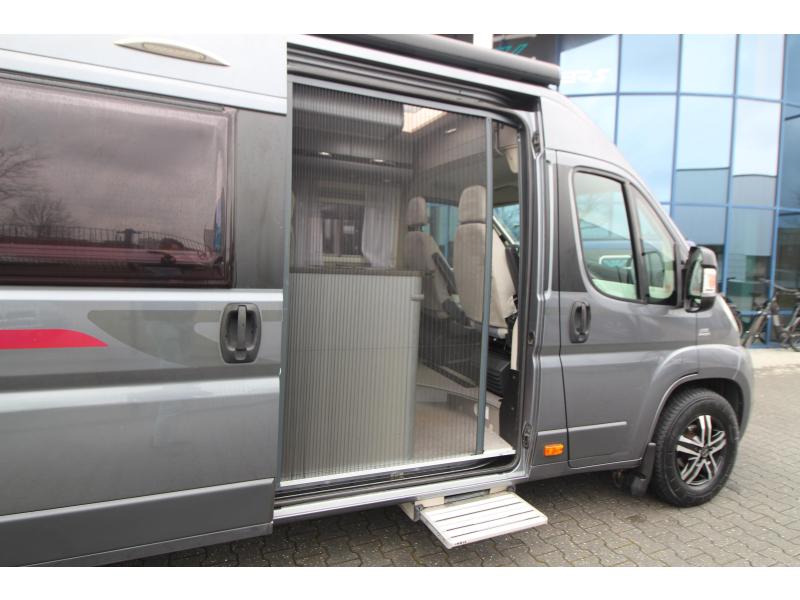Adria Twin Titanium 640 SLX Enkele bedden - EURO5  foto: 10