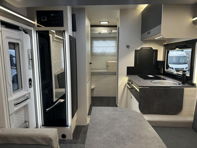 Challenger Graphite Ultimate 380 ( Chausson 720 ), 5 pers.  foto: 11