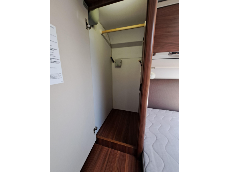 Adria Sonic Plus 700 SBC E & P Levelsysteem  foto: 15