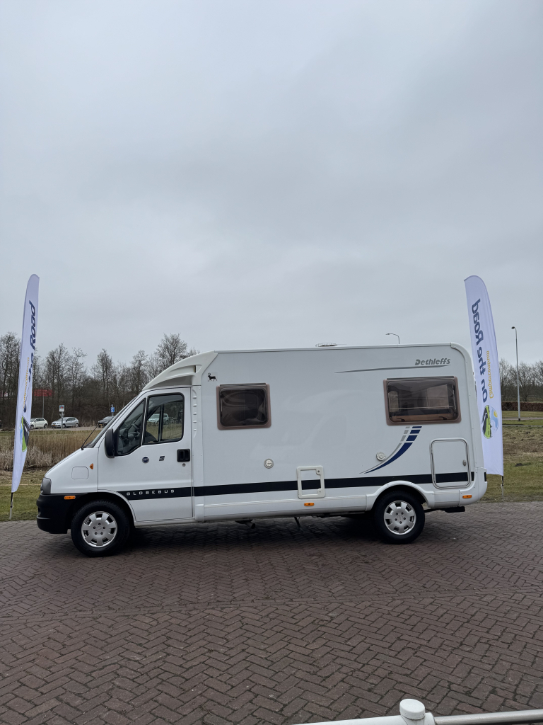 Dethleffs Globebus 1 110 PK, Dwarsbed, halve-treinzit, draaistoelen, Motor airco, nette camper, lengte 6.00 Bj. 2006 Camper centrum on the road Marum  foto: 25