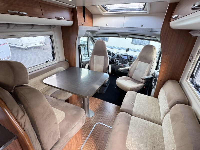 Adria Matrix 680 SP -5 pers-met hefbed  foto: 2