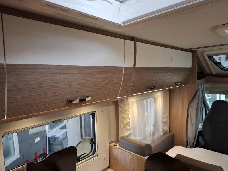 Hymer Carado 447 T 140CV Camas Individuales Solar foto: 14