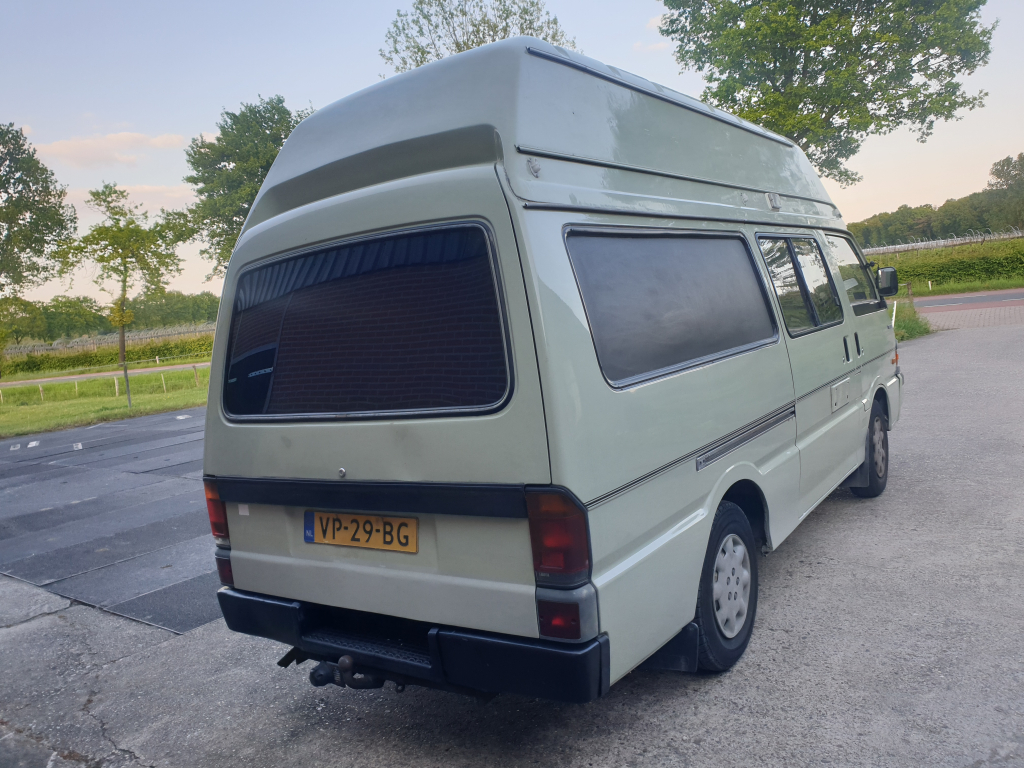 Mazda MAZDA E2200 buscamper met verhoogd dak foto: 16