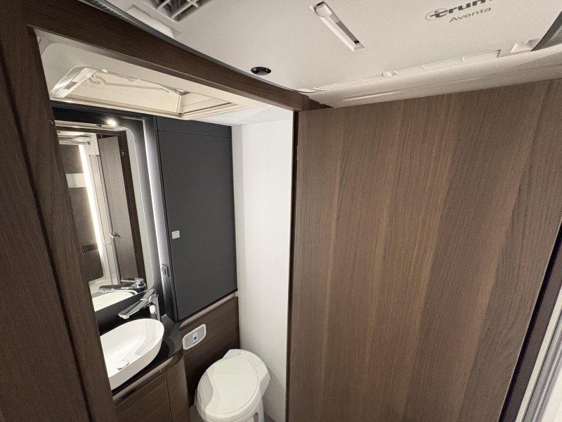 Adria Coral Supreme 670 DL climatisation de toit / automatique photo : 16