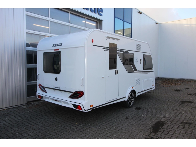 Knaus Sudwind Black Selection 420 QD Dwarsbed & Hoge koelkast!  foto: 1