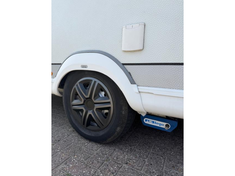 Hobby Excellent 495 UFE Incl. Mover Toldo foto: 10