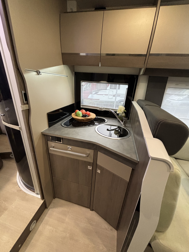 Chausson Titanium 628 AUTOMAAT QUEENSBED CAMERA ZONNEPANEEL foto: 5
