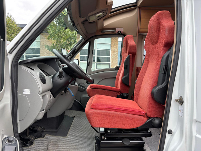 Knaus Sun Ti Renault Master 2.5 dCi | Camper | Cassetteluifel | Fietsendrager achter | Elektrische ramen voor | NAVI  | PANO | Auto airco foto: 18