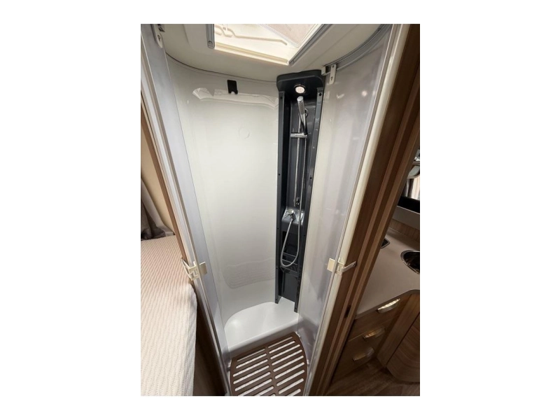 Knaus Sun Ti 700 Enkele bedden, zonn, oven  foto: 11