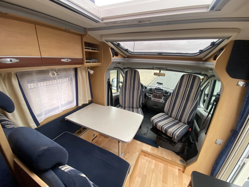 Dethleffs Advantage 6611 T Einzelbetten VOLL Klimaanlage Foto: 5