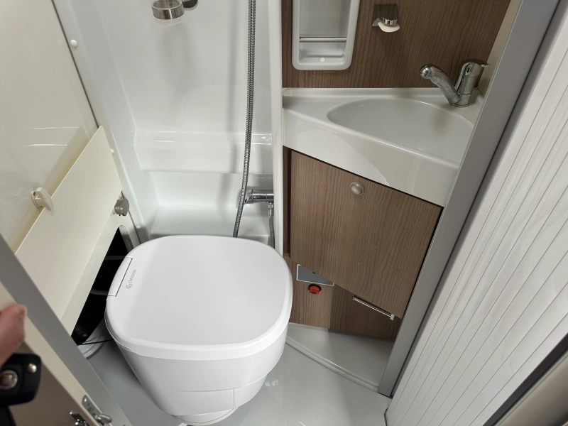 Carthago Malibu Van 600 DB automatic - lithium - photo: 3