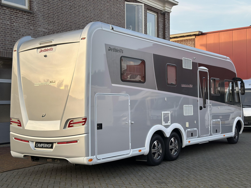 Dethleffs Globetrotter 7850 XLI DBM Premium, Meubles hauts photo : 2