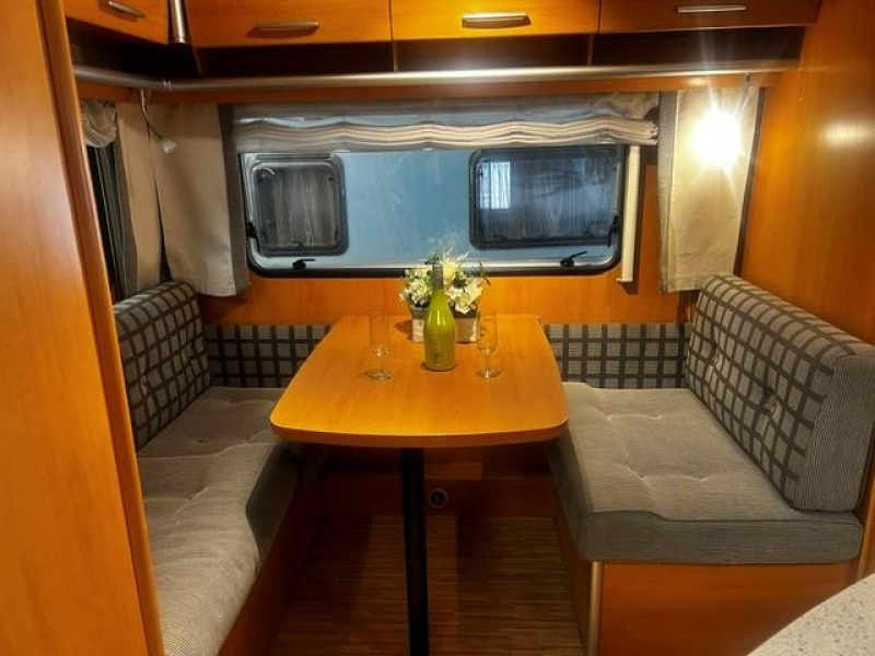 Eriba Living Pulse 440 mover, awning photo: 1