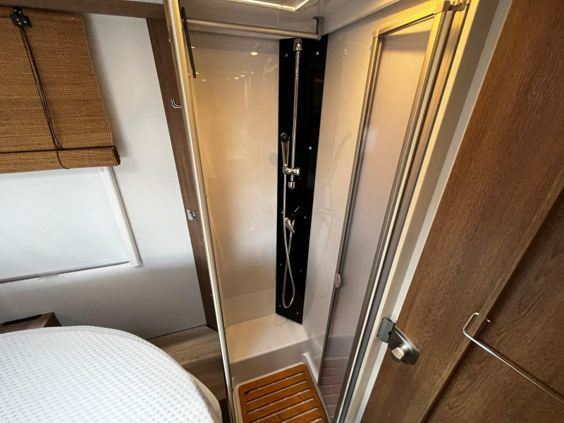 Dethleffs Trend 6757 Camper, Integrated 4 pers photo: 10