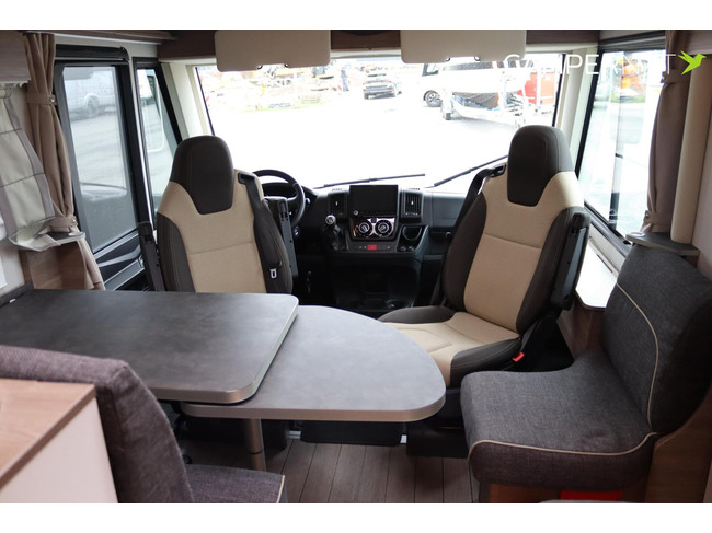 Knaus Live I 650 MEG 140hp 2.3 Multijet | Electric bike rack | Maxxfan | Reversing camera | Single beds | No drop-down bed | 6.97 photo: 8
