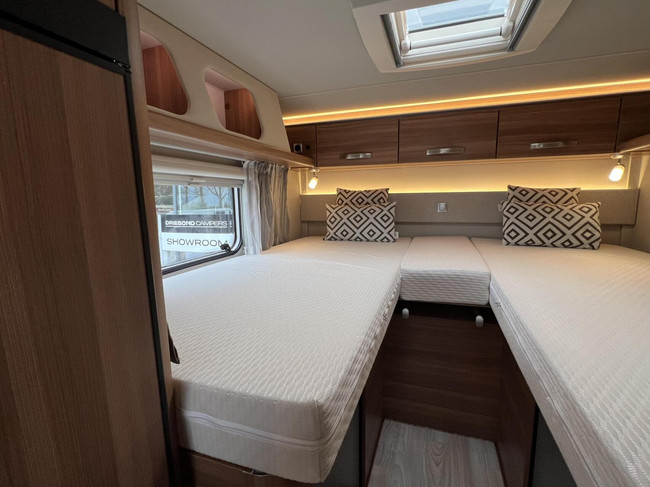 Weinsberg 600 MEG Pepper Edition 165PK Enkele Bedden Luifel Zonnepaneel Omvormer foto: 15
