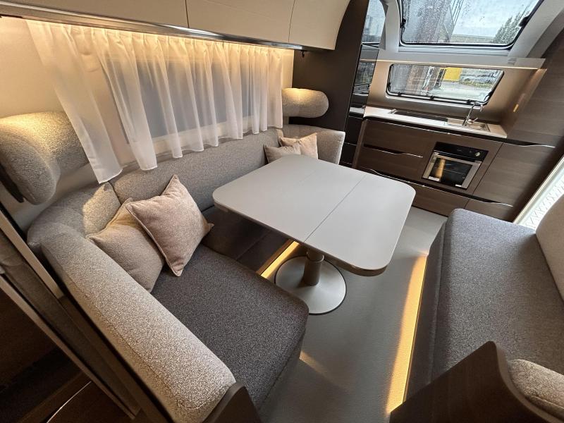 Adria Alpina 663 HT Queensbed - Model 2025  foto: 7