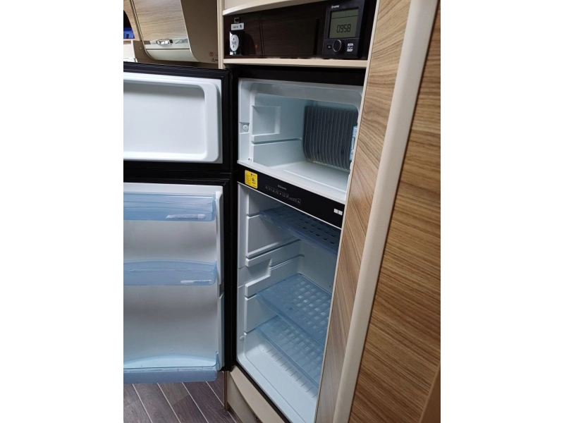 Adria Matrix M 670 SL Prima onderhouden camper  foto: 11
