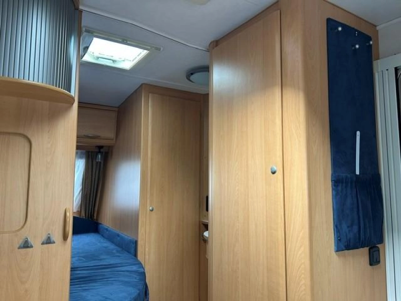 Eriba Swing 465 UNICO AWNING photo: 5