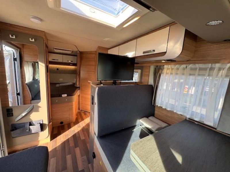 Weinsberg CaraCore 650 MF Klimaanlage, 180 PS, 5 Personen Foto: 15
