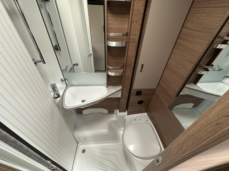 Knaus L!ve Ti 650 MEG 160PK-AUTOMAAT-698CM  foto: 15