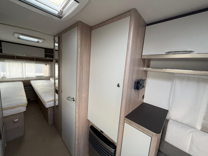 Bürstner Premio 530 TL Top conditie!  foto: 9