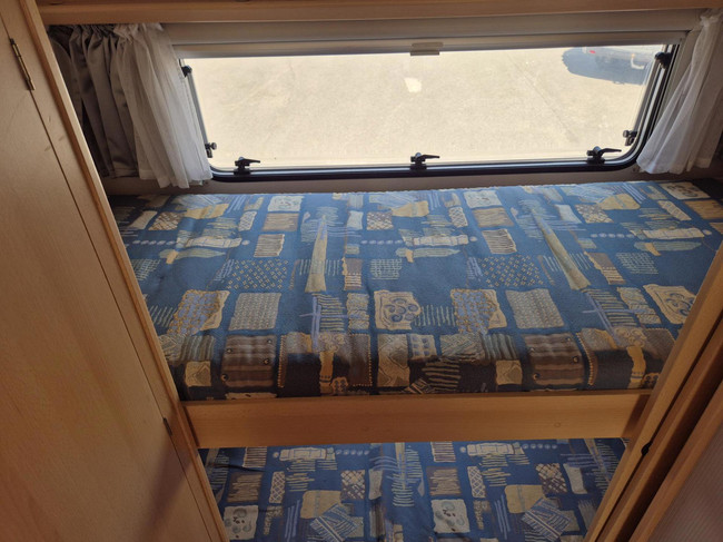 Eifelland 550TKM Stapelbed + treinzit + voortent. 5 pers. foto: 14