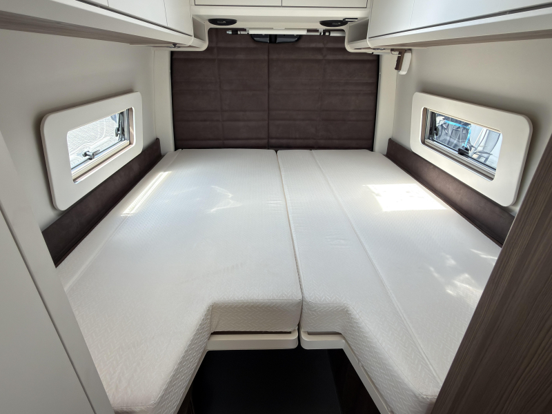 Kabe Travel Master Van 4x4 Enkele bedden  foto: 2