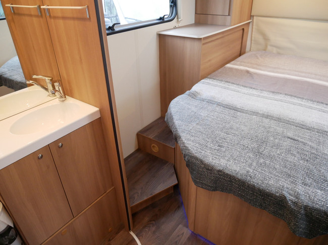 ROLLER Team Auto-Roller 265 TI, Cama Queen, Cama abatible, &iexcl;&iexcl;Garaje XXL!! foto: 19