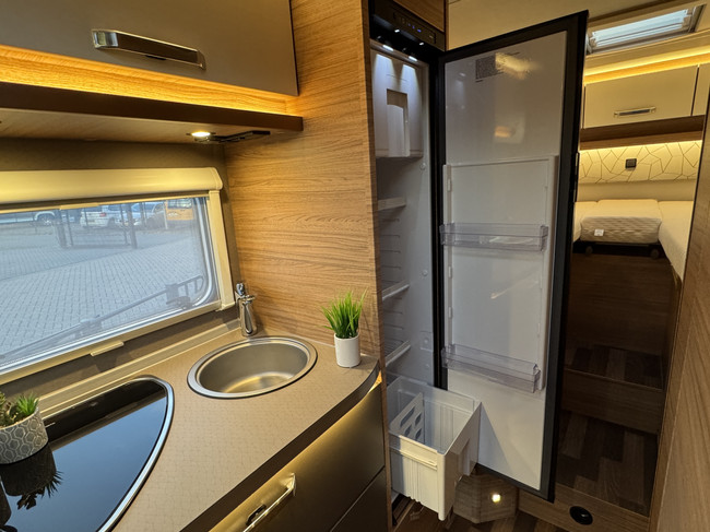 Weinsberg CaraCompact Pepper Edition 600 MEG 140 CV Euro 6 Fiat Ducato 8 **Camas individuales/Portabicicletas/Litio/Inversor/2x Smart TV/Navegador/C foto: 15