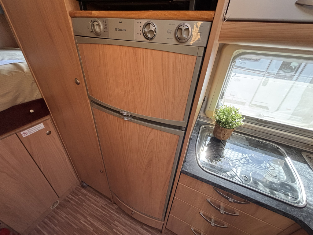 B&uuml;rstner Solano 695 T CAMA TRANSVERSAL CONTROL DE CRUCERO EURO4 AIRE ACONDICIONADO foto: 7