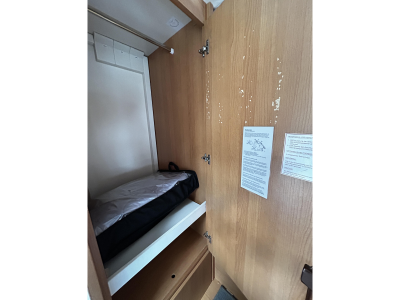 Knaus Sport TR Alkovenmobil/Querbett/2008/Klima  Foto: 24