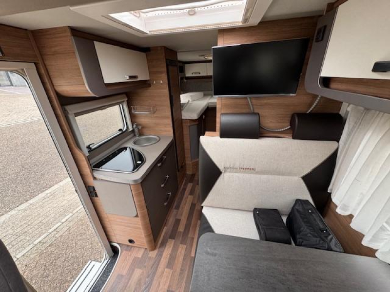 Weinsberg CaraCompact Pepper 600 MEG 160CV Aire,Sol,DUO CE272 foto: 10